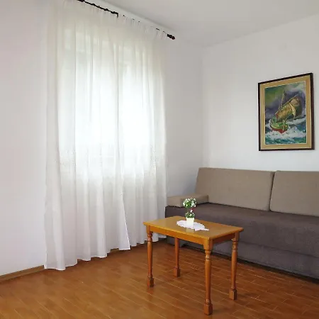 Apartment Elsa-1 By Interhome Ravni